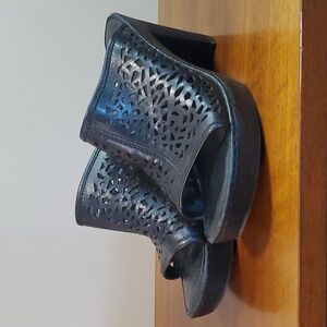 Born heeled open toe sandals 10